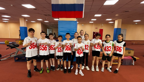 <p class='h5 link'>Ученики школы № 76 испытали себя на прочность и выполнили нормативы ГТО!</p>